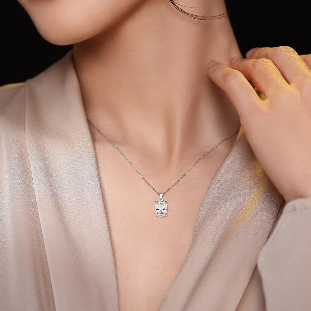 925 Sterling Silver Cz Oval Solitaire Pendant with Chain