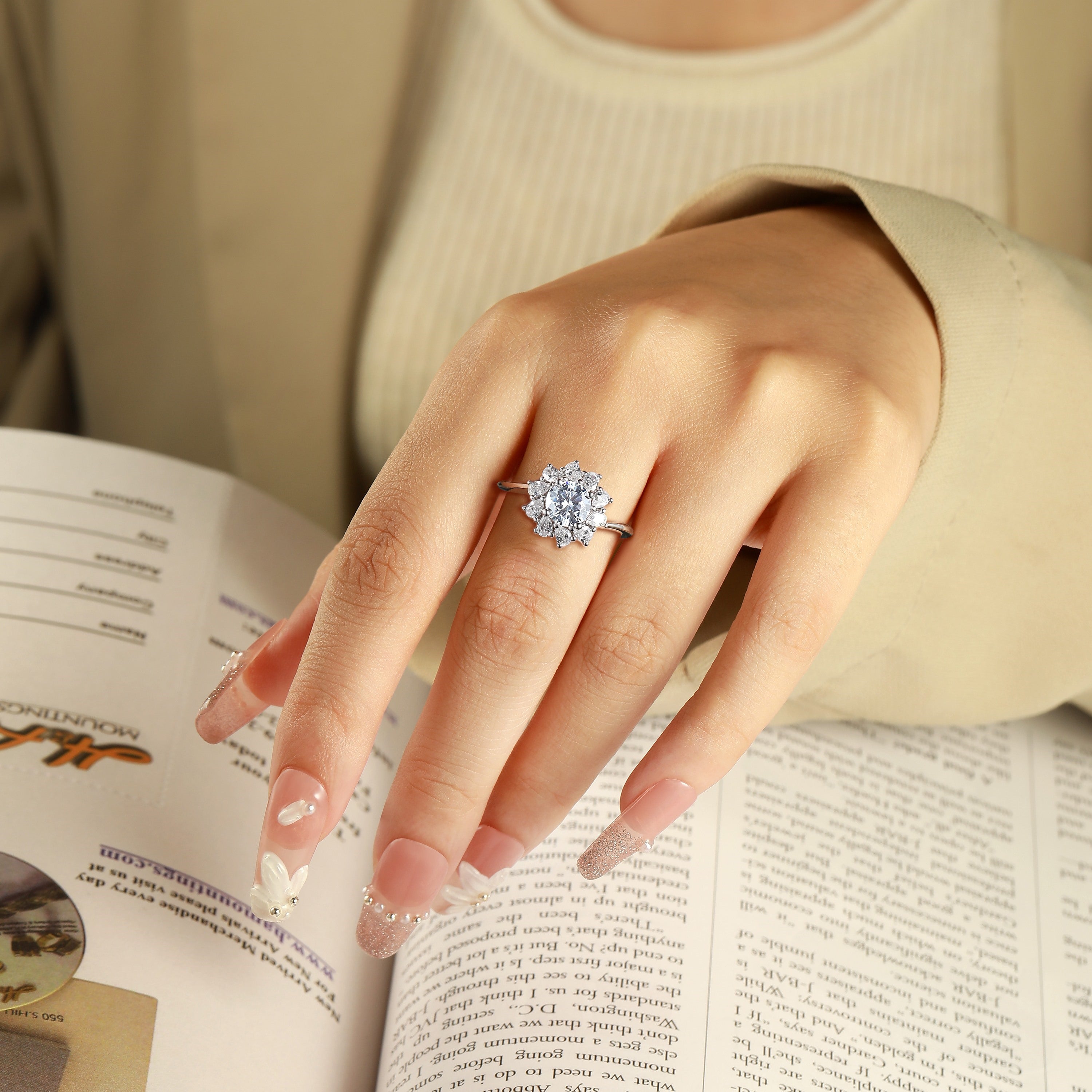 925 Sterling Silver Cz Round Centre with Surrounding Pear Cut Flower Cluster Ladies Ring