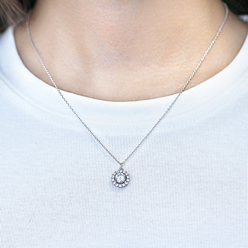925 Sterling Silver Round Cz Halo Ladies Pendant with Chain