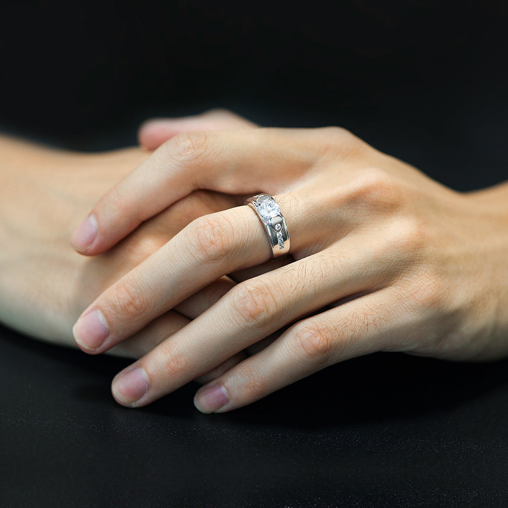 925 Sterling Silver Round Centre Cz with Cz's on the Band Gents Ring
