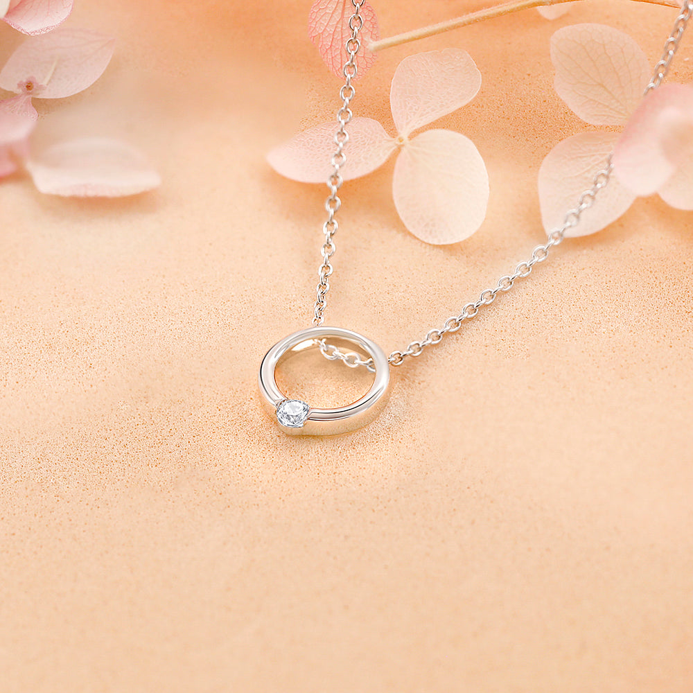 925 Sterling Silver Circle with Round Cz Solitaire Ladies Pendant with Chain