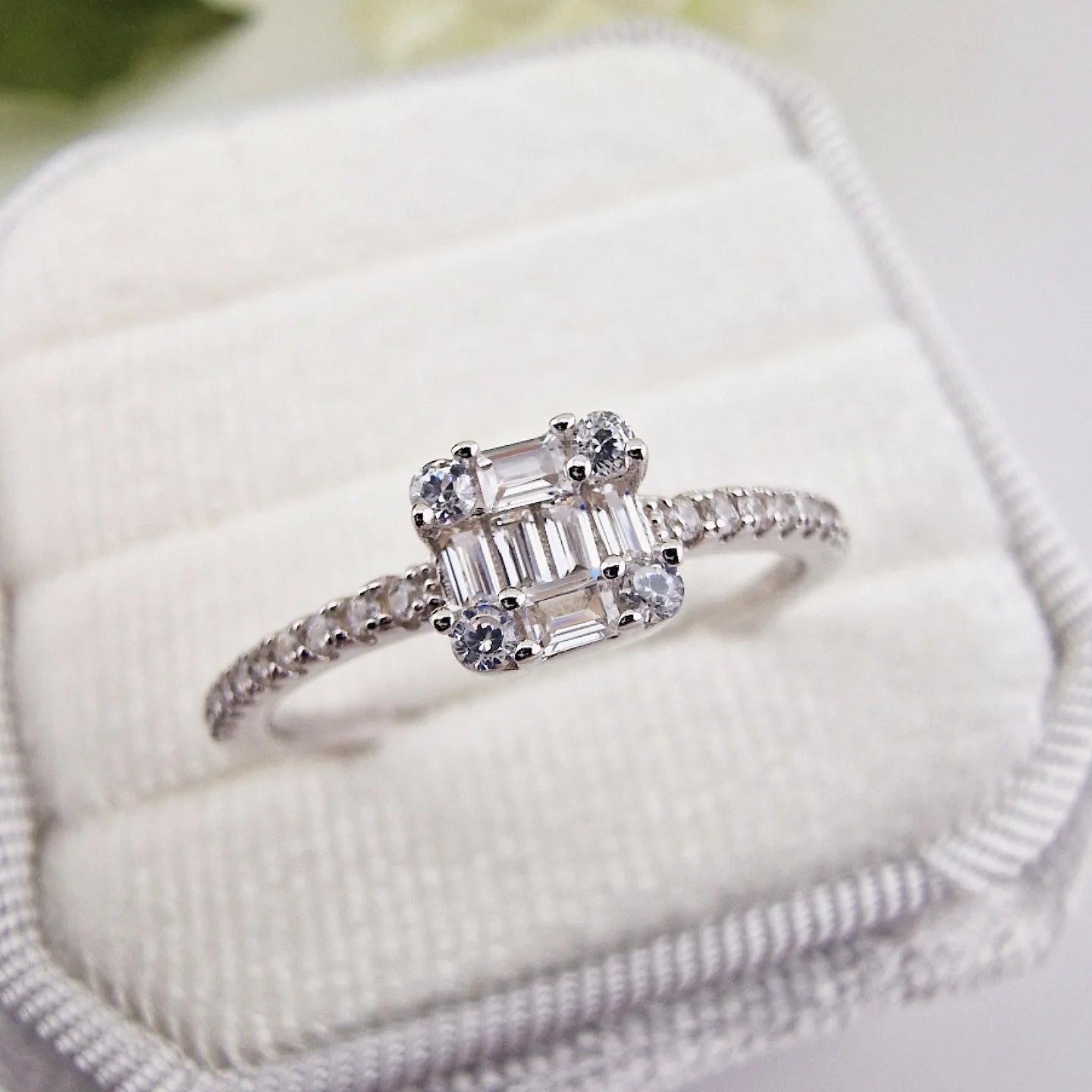 925 Sterling Silver Baguette & Round Cut Cz Ladies Cluster Ring