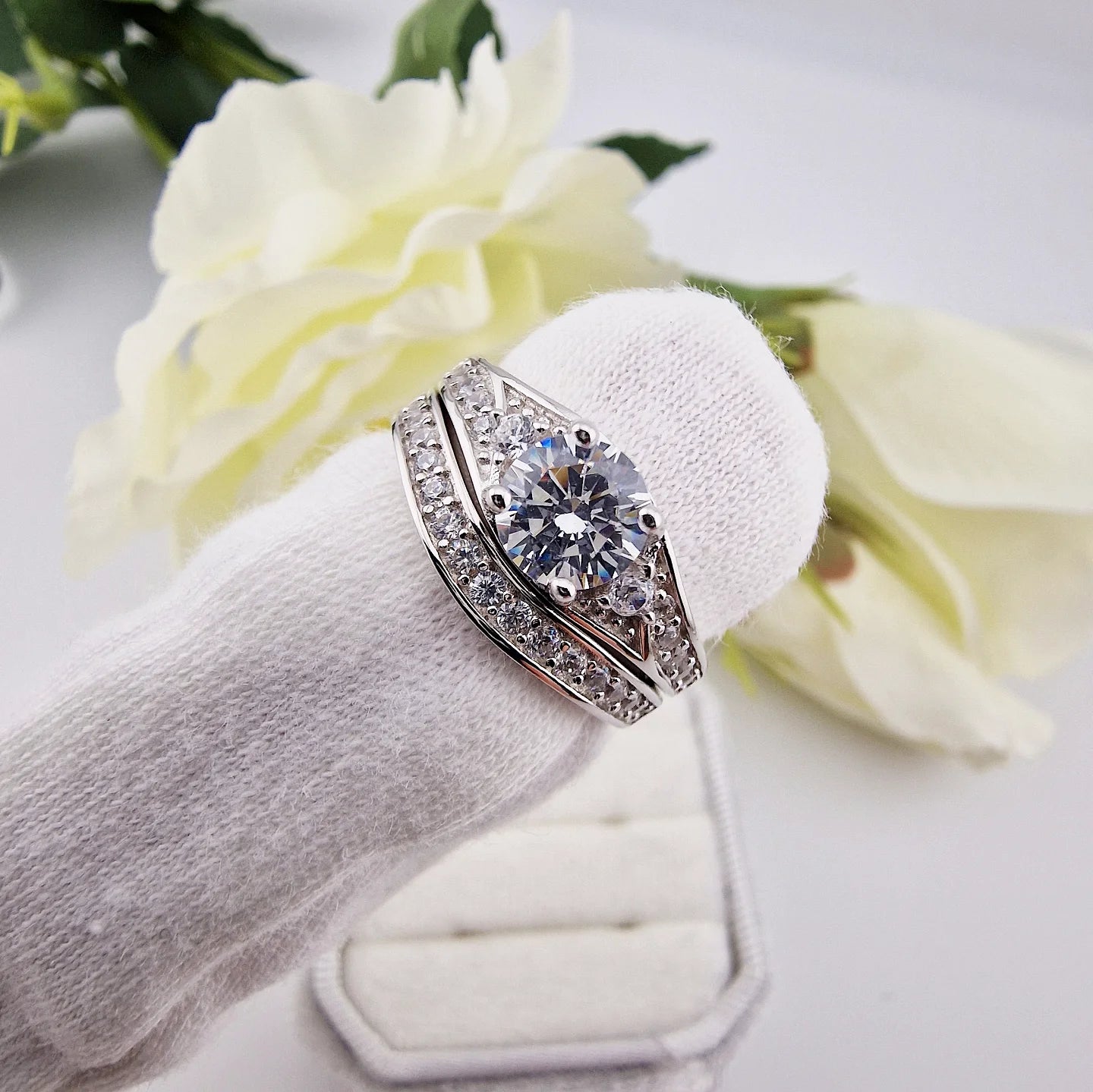 925 Sterling Silver Round Centre Cz With Fancy Channel Set Band Ladies Bridal Ring Set