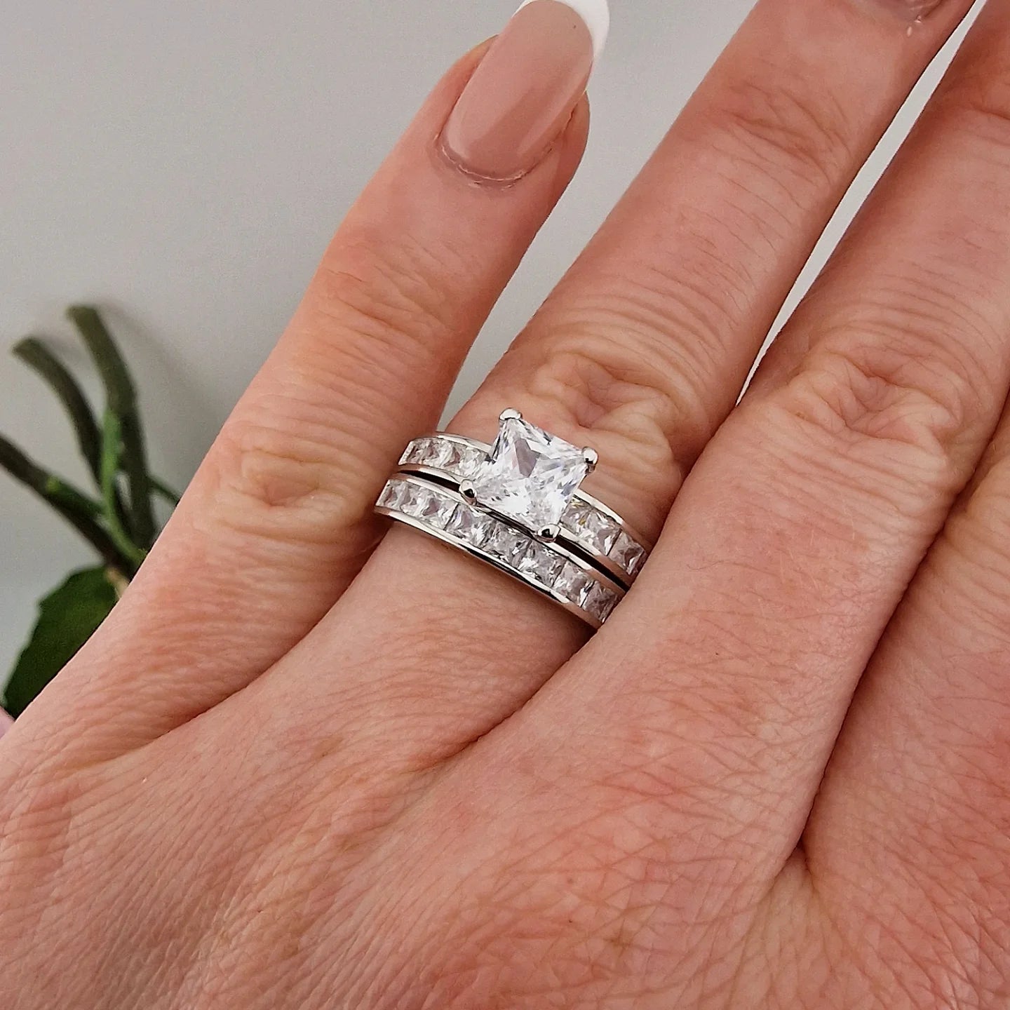 925 Sterling Silver Princess Cut Cz Centre with Channel Set Band Ladies Bridal Ring Set