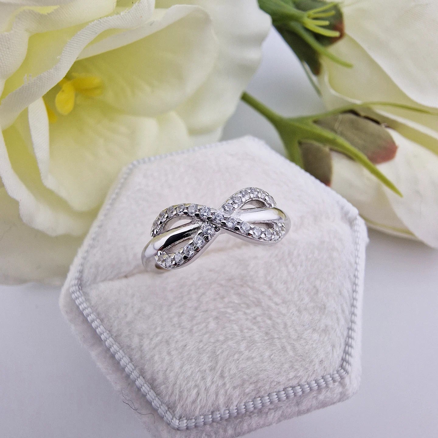 925 Sterling Silver Cz Infinity Ladies Ring