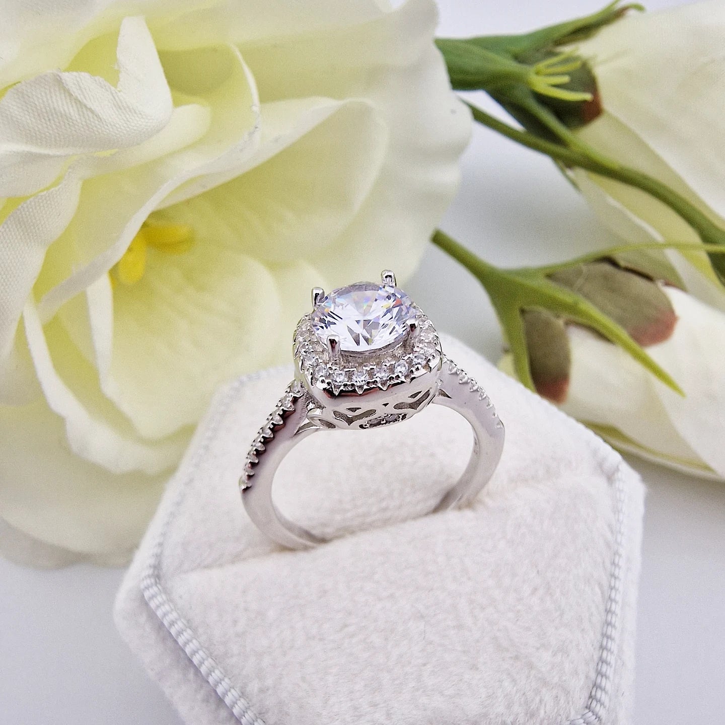925 Sterling Silver 7mm Cz Round Cut Halo Ladies Ring