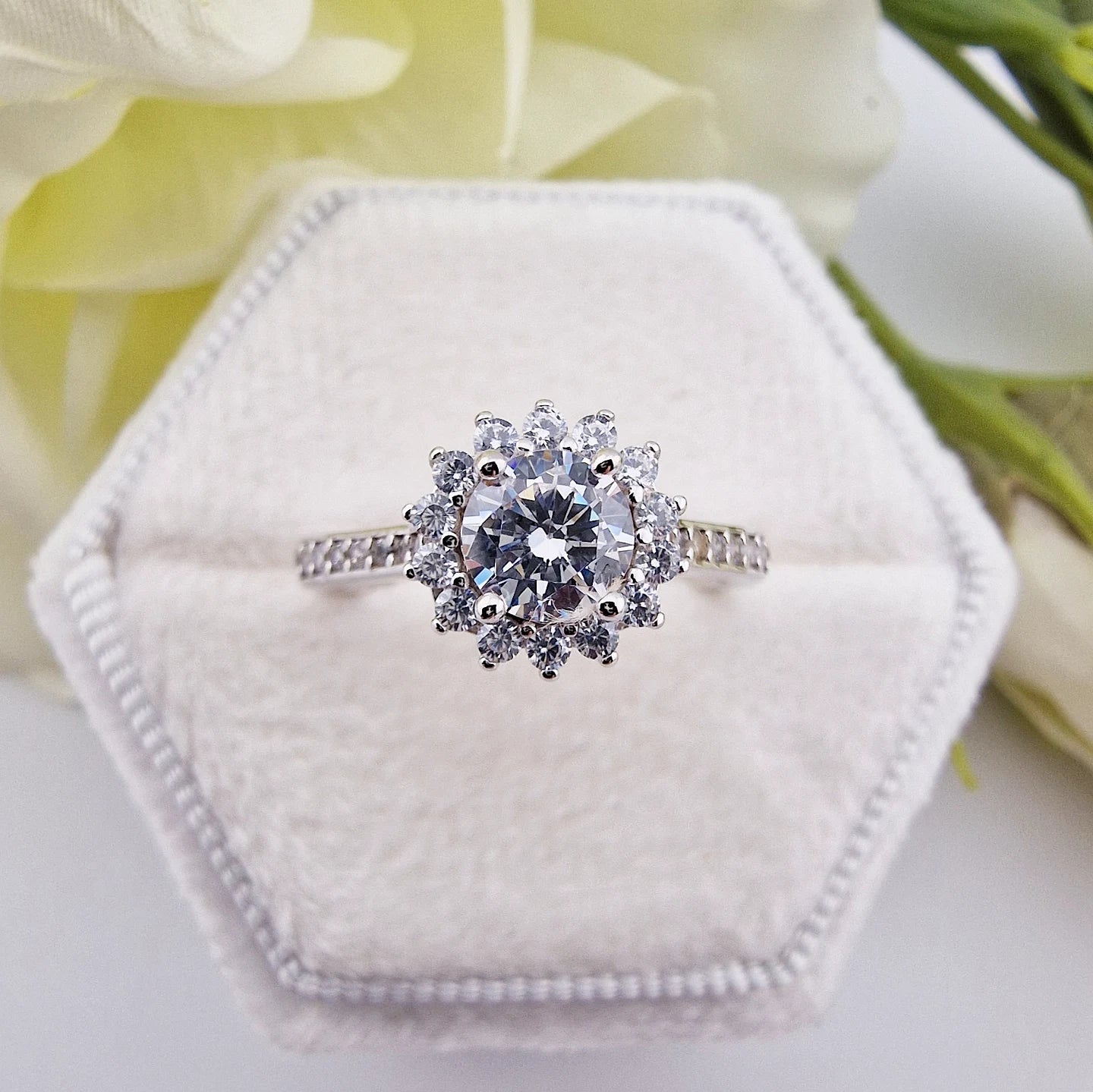 925 Sterling Silver Cz Flower Cluster Ladies Ring