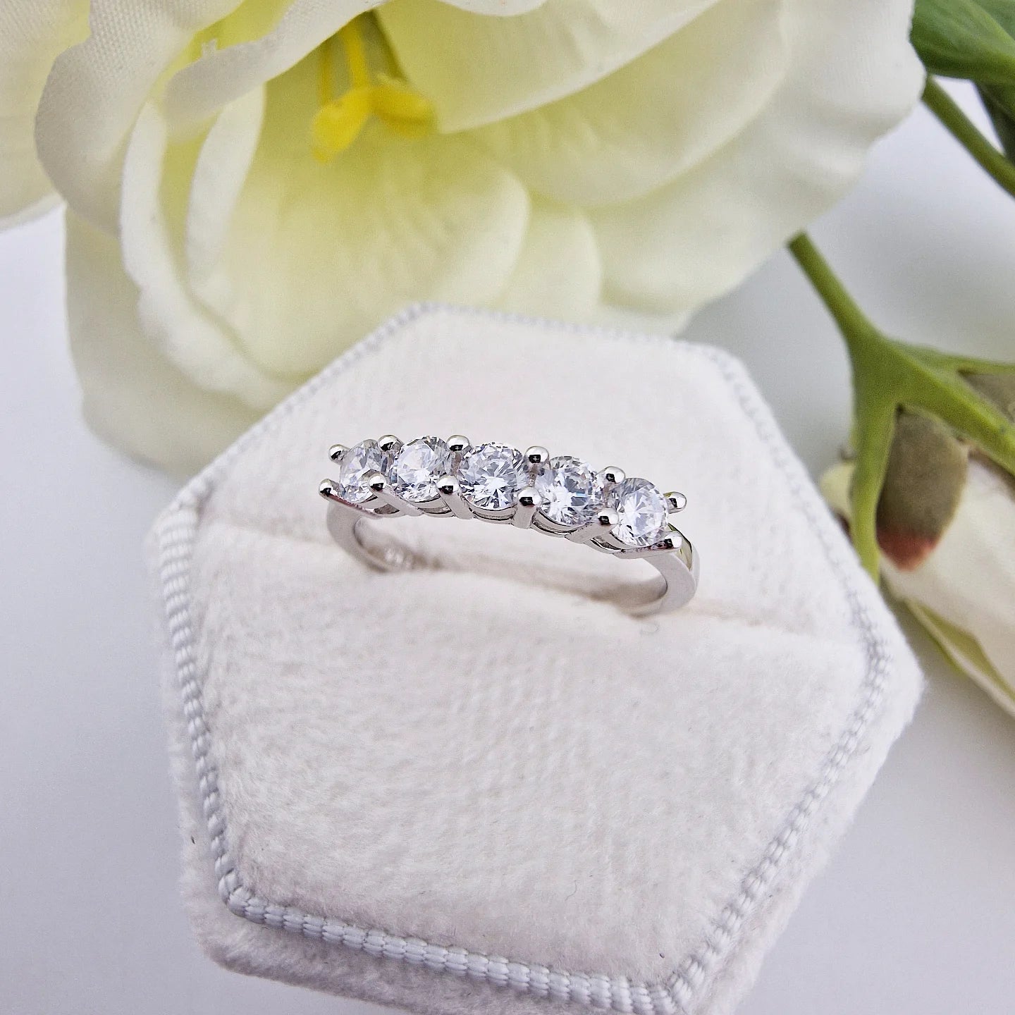 925 Sterling Silver 5 Stone Cz Ladies Eternity Ring