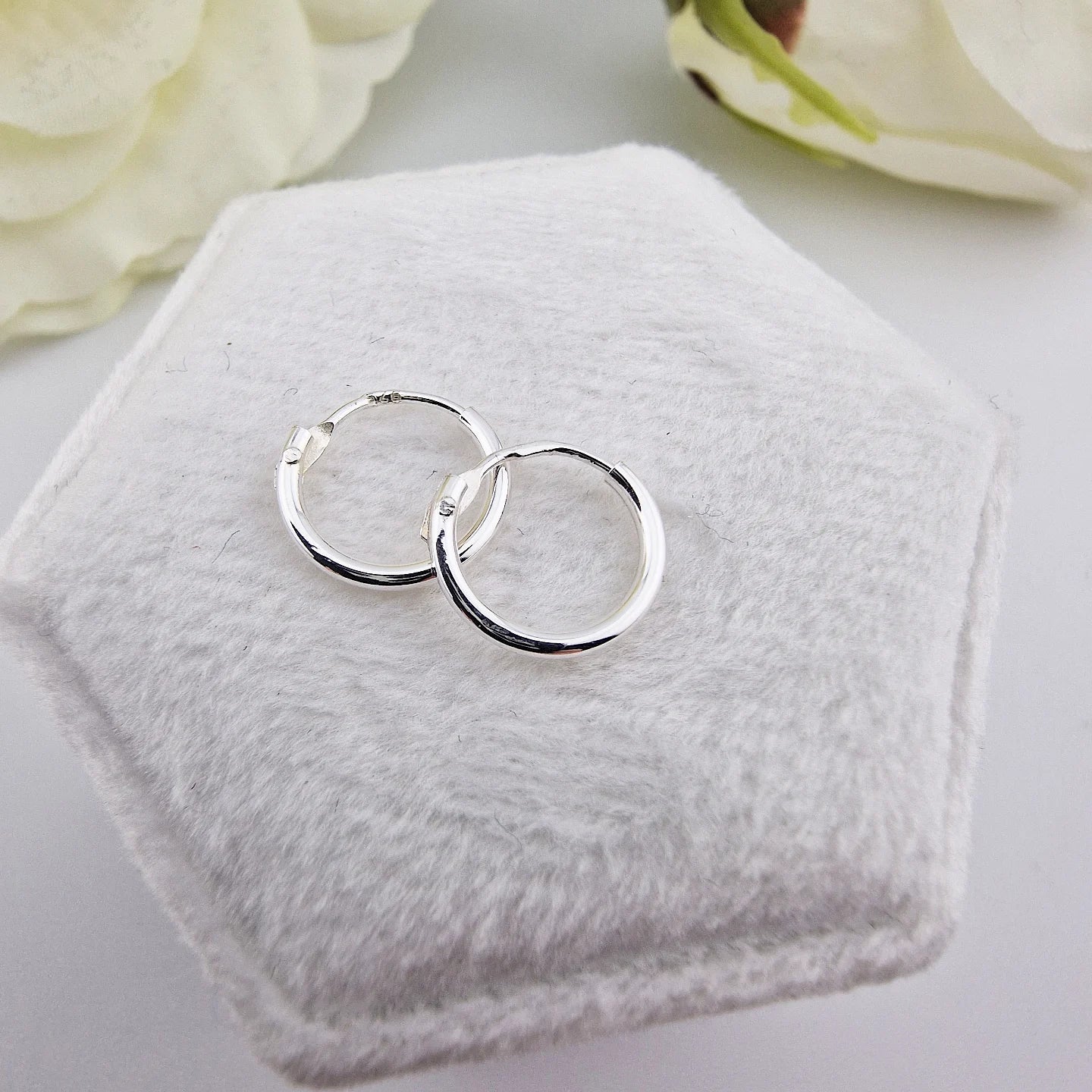 925 Sterling Silver 10mm Hinged Hoop Ladies Earrings