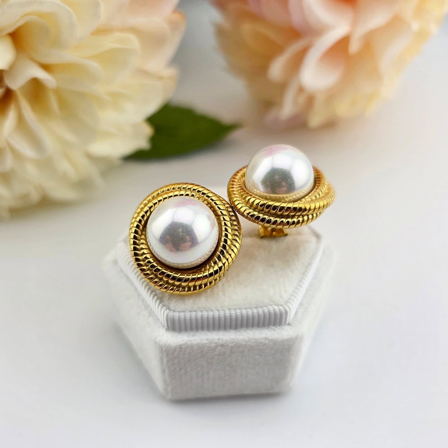 Gold-Tone Stainless Steel – Textured Frame Pearl Stud Earrings